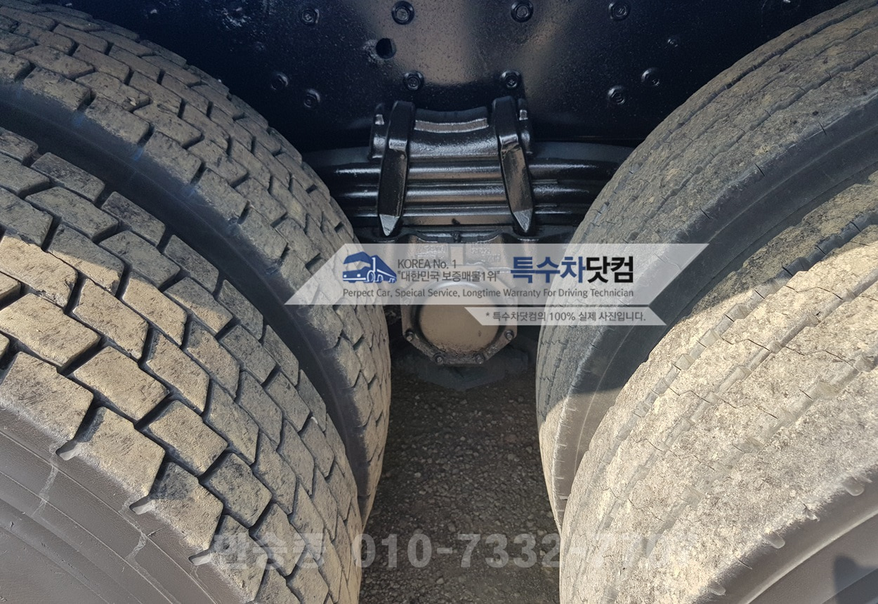 현대24톤 스텐 분뇨차 상세 이미지
