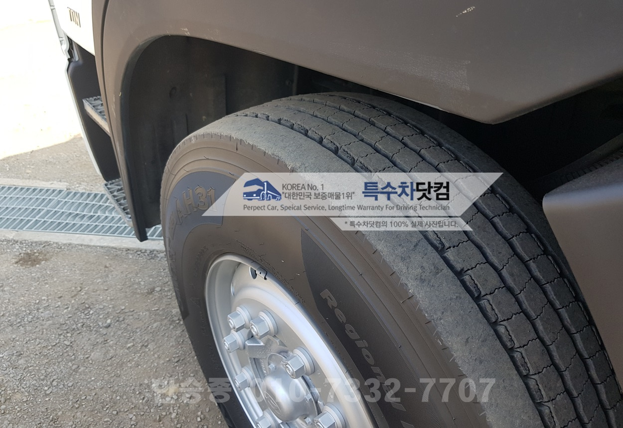 현대24톤 스텐 분뇨차 상세 이미지