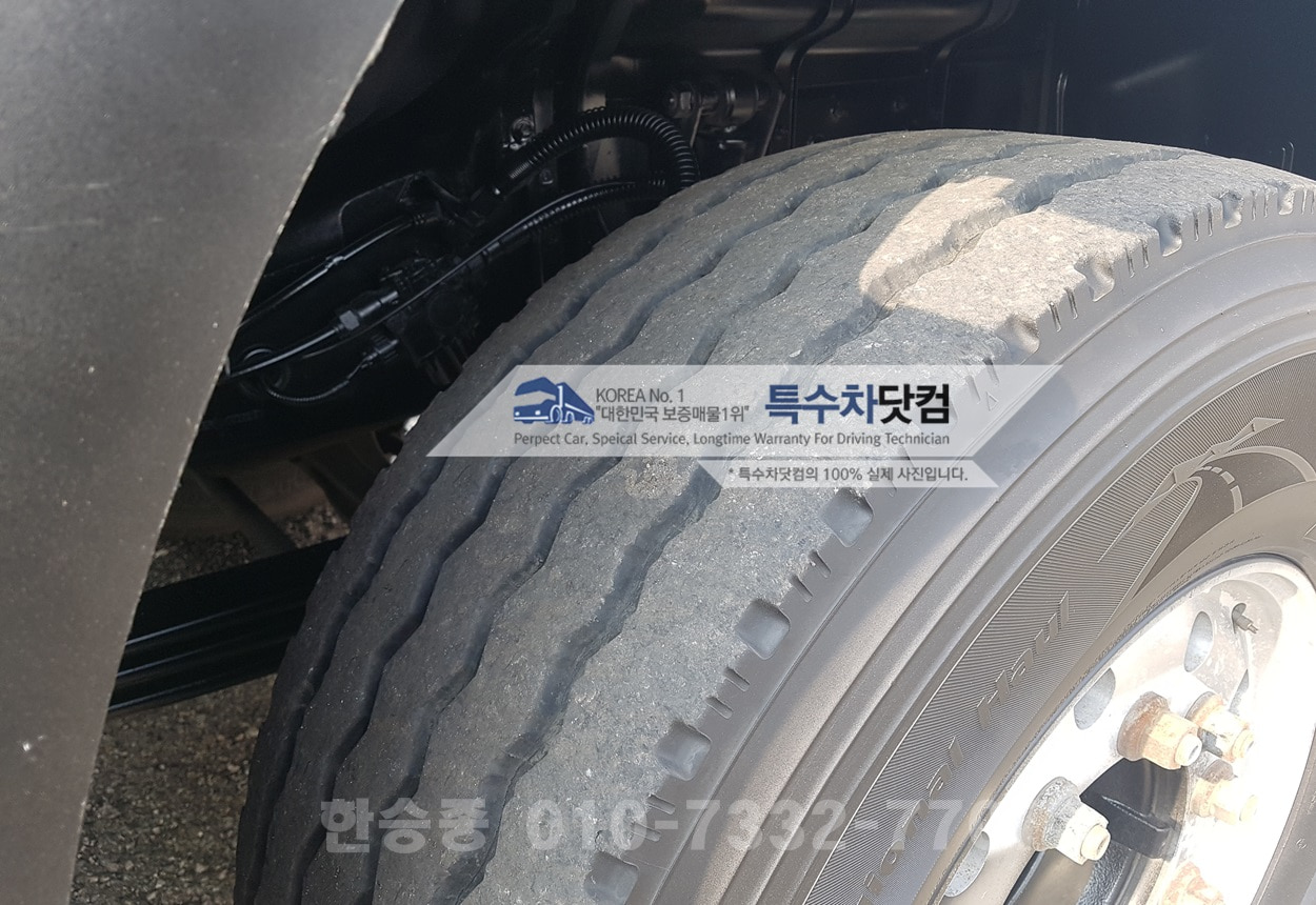 현대24톤 스텐 분뇨차 상세 이미지